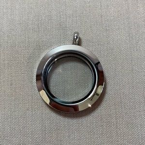 Origami Owl NEW Medium Silver Locket